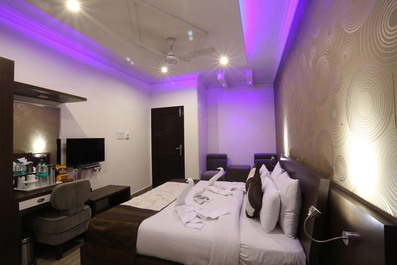 Surya International Hotel Delhi  Exterior photo