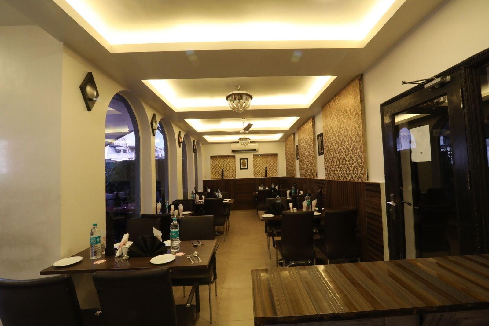 Surya International Hotel Delhi  Exterior photo