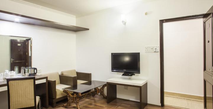 Surya International Hotel Delhi  Exterior photo