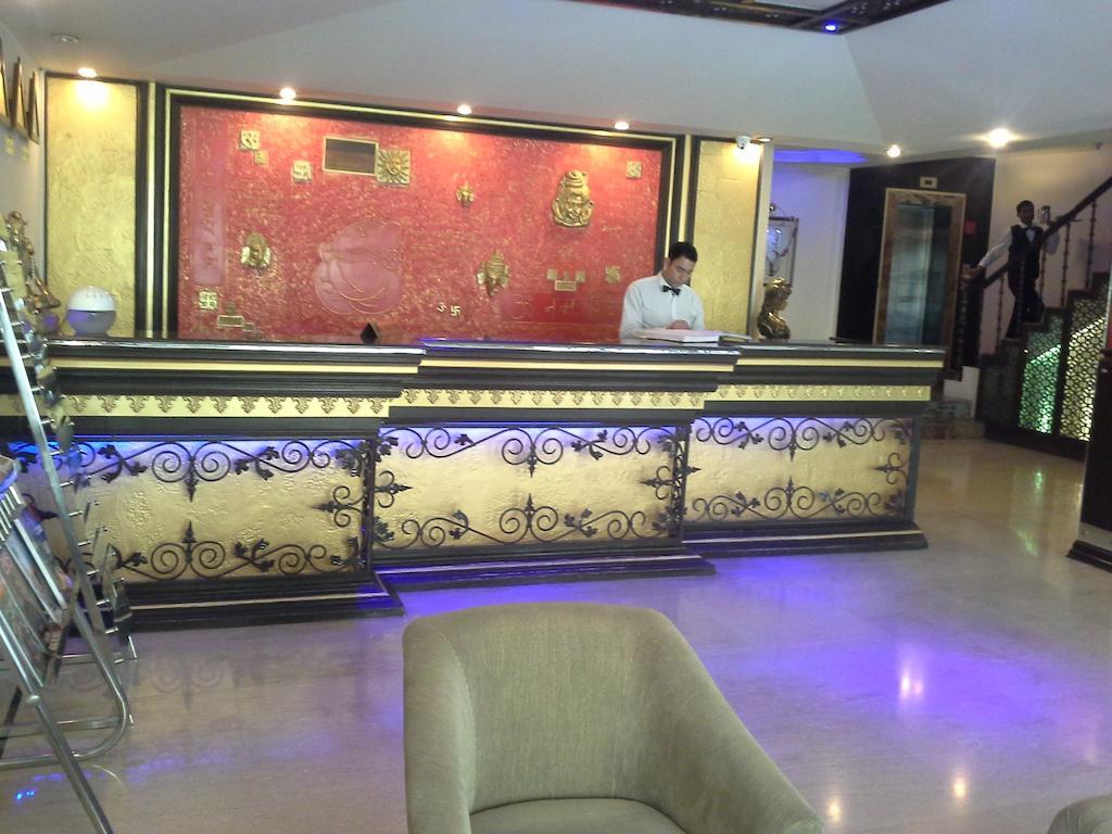 Surya International Hotel Delhi  Exterior photo