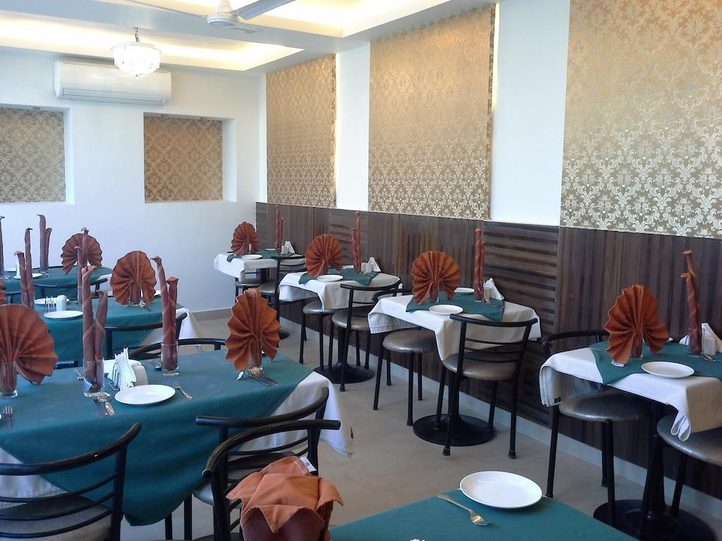 Surya International Hotel Delhi  Exterior photo